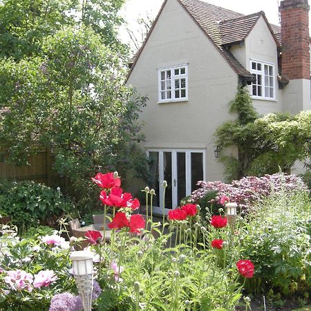 Motts Bed&Breakfast Great Dunmow Exteriör bild