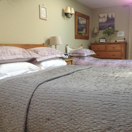 Motts Bed&Breakfast Great Dunmow Exteriör bild