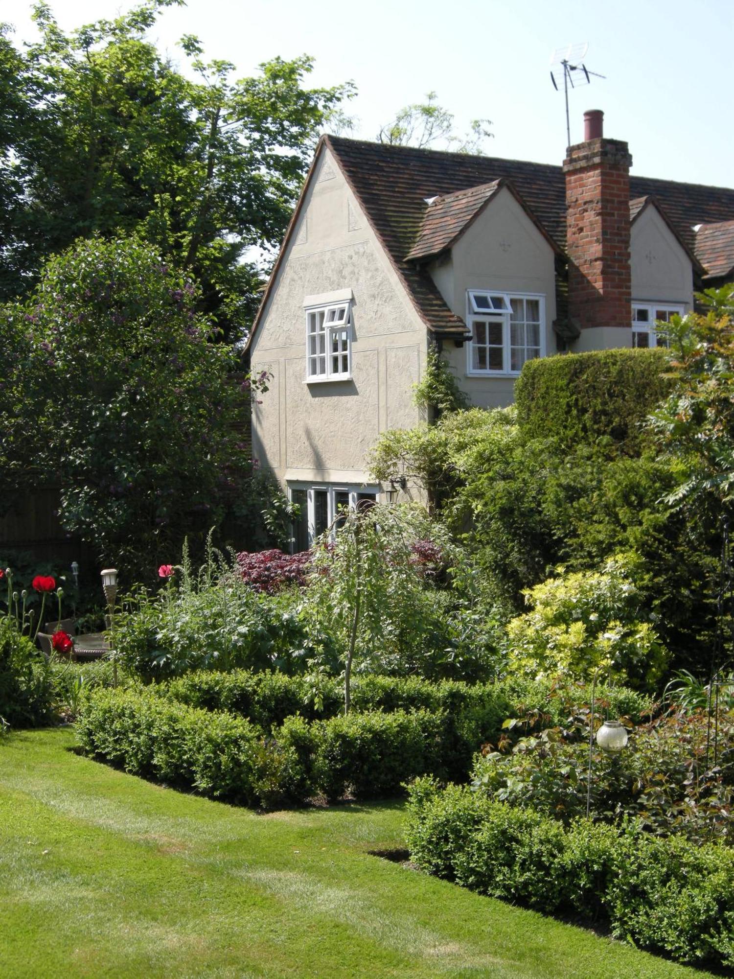 Motts Bed&Breakfast Great Dunmow Exteriör bild