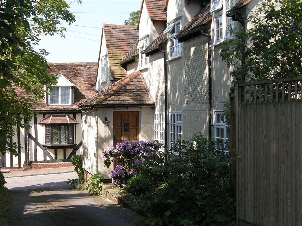 Motts Bed&Breakfast Great Dunmow Exteriör bild