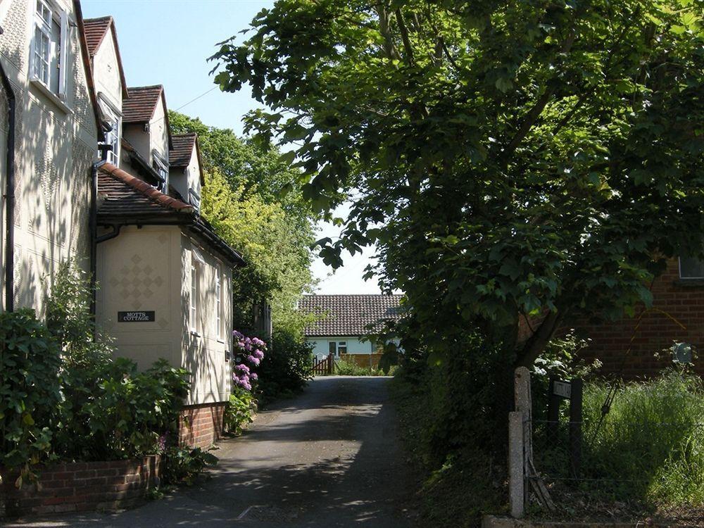 Motts Bed&Breakfast Great Dunmow Exteriör bild